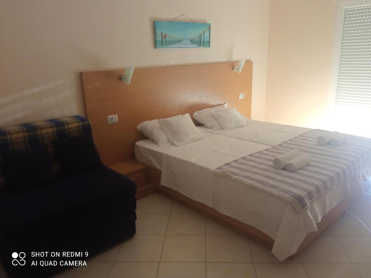 Lux Sea Daire *