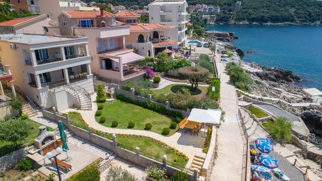 Lux Sea Daire